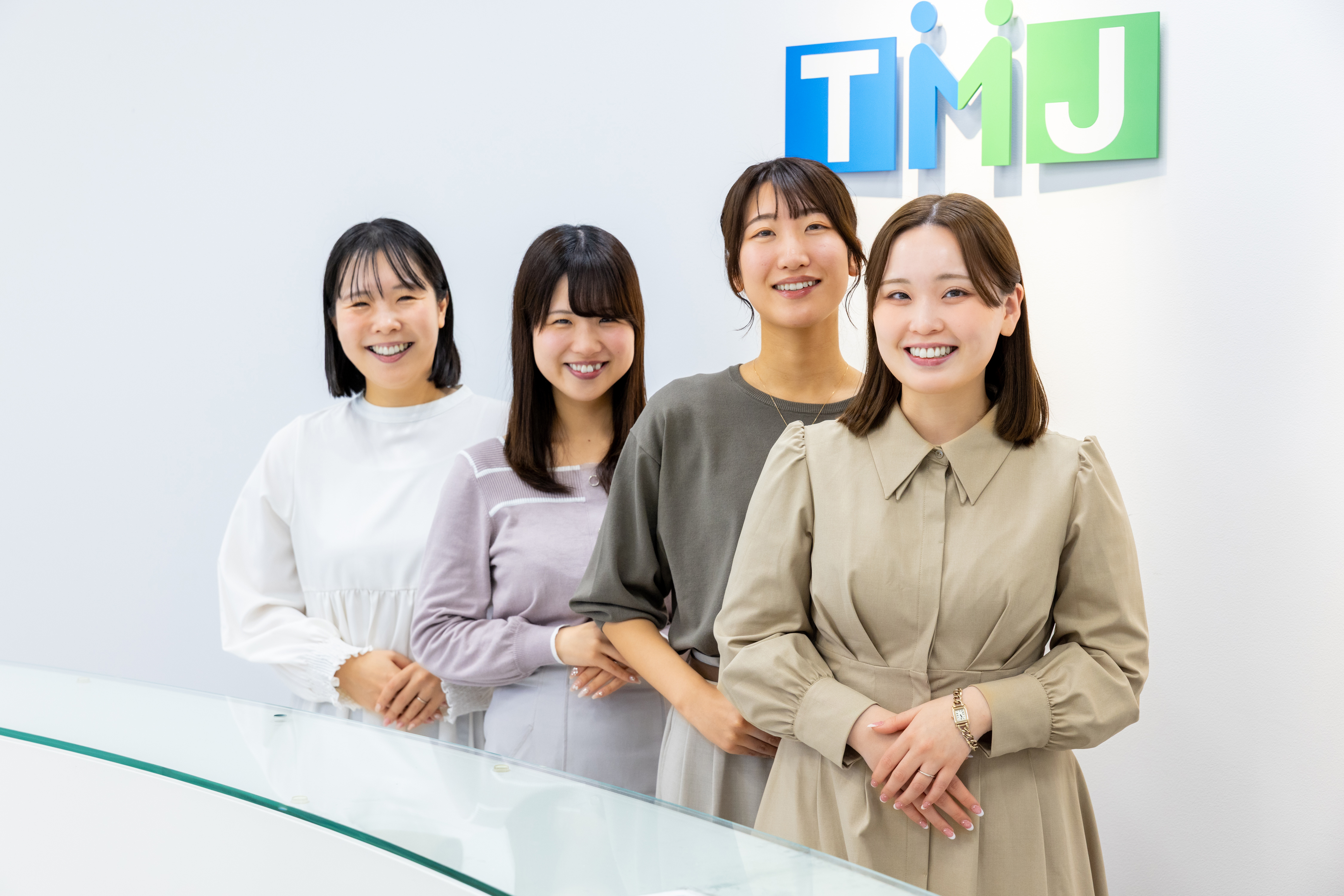 《オープニング♪》扶養内勤務/土日祝のみ働きたい方/19時までの1シフト◎サポート事務