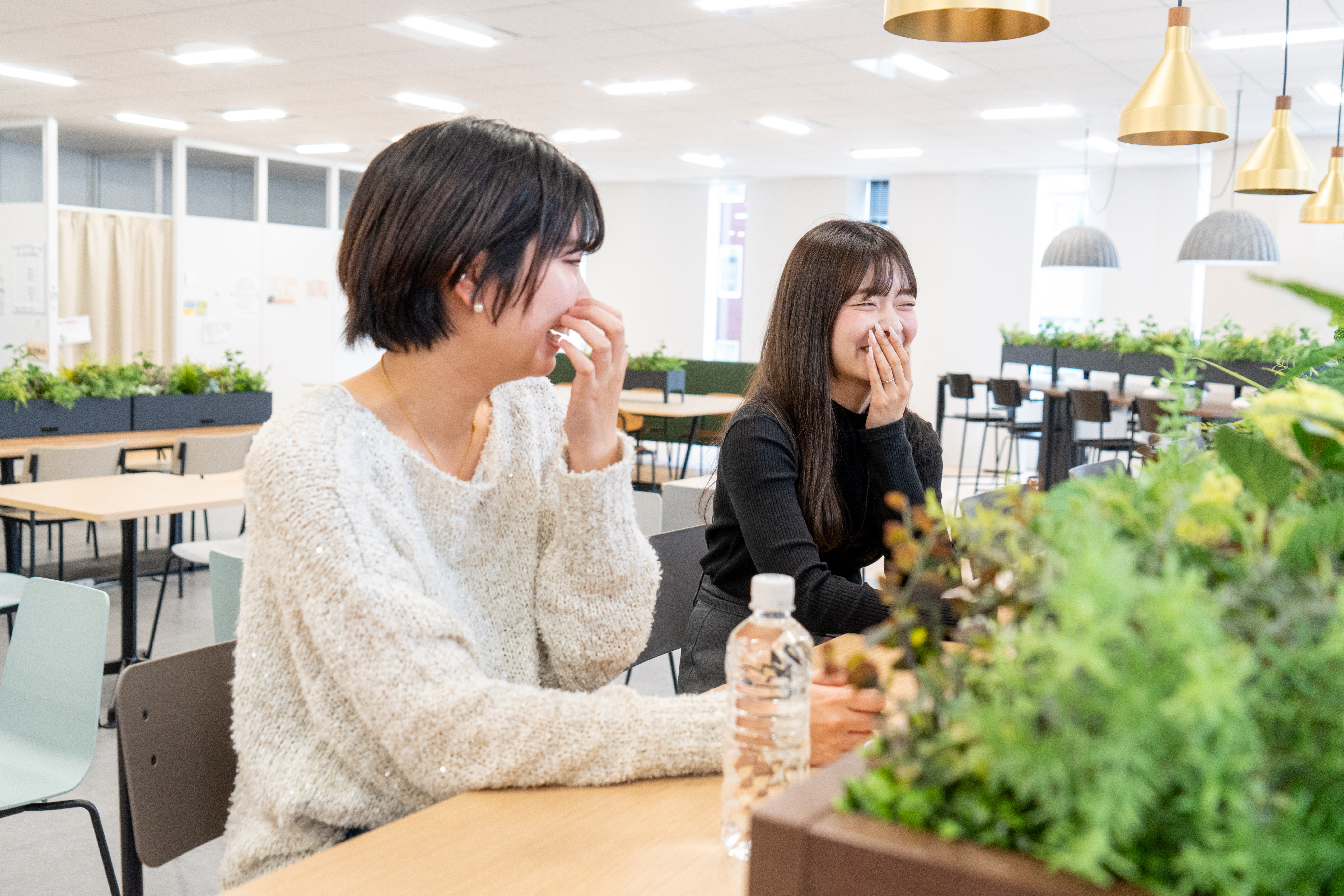 【夜勤×前払いOK】服・髪自由♪カード利用チェック事務・問い合わせ受付