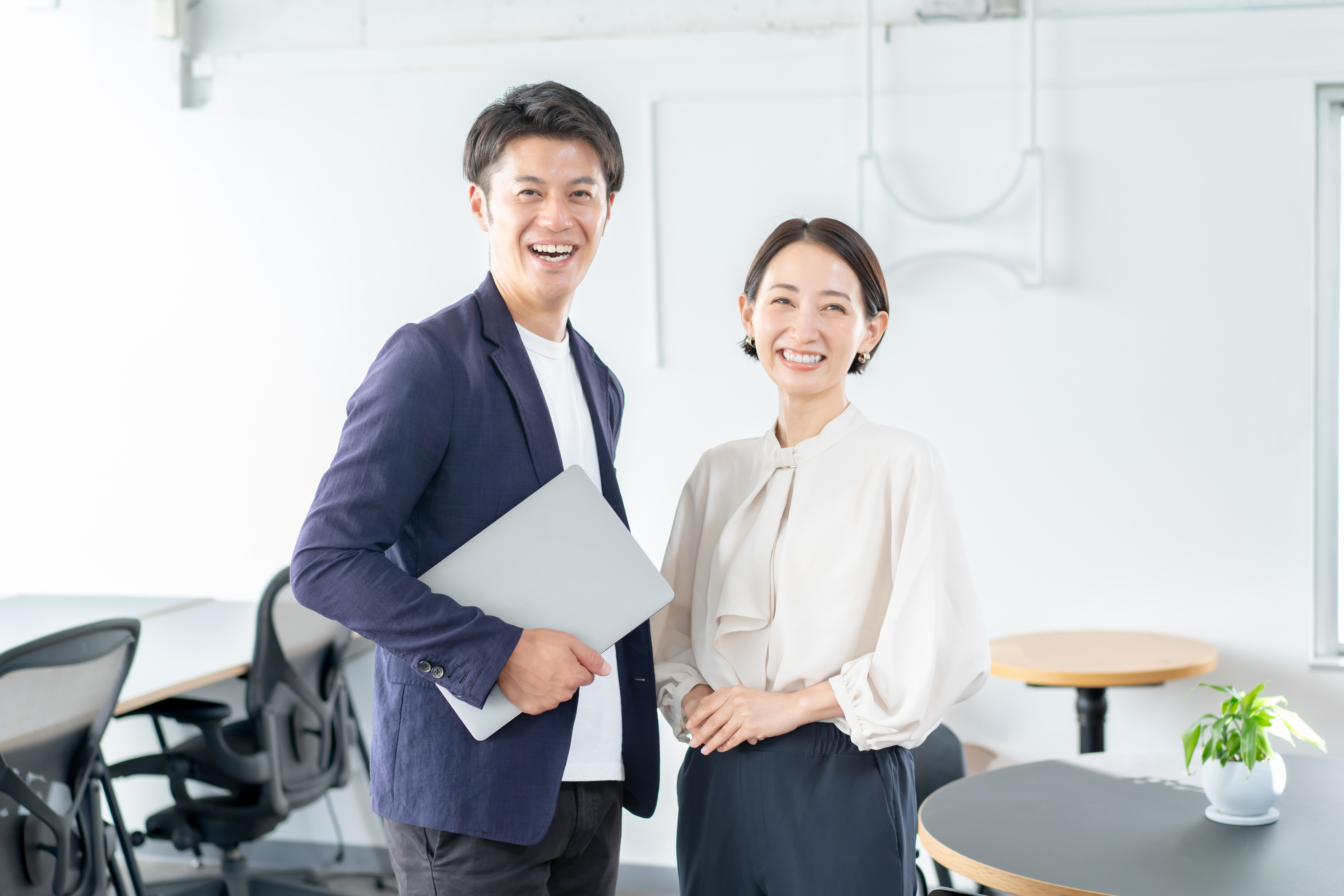 夜勤【★面接1回＆年間休日127日】月給30万円以上！英語を活かせる！お住まいに関するお問合せコールセンタースーパーバイザー